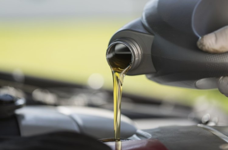 Automotive Lubricants to Boost Your Engine's Performance